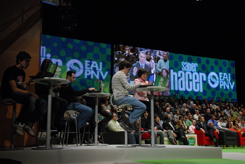 Foto: Los blogeros en el escenario 