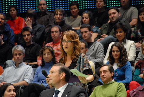 Foto: Se realizaron varias preguntas sobre el proyecto Think Gaur  en el acto 