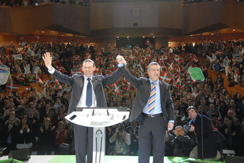 Foto: I�igo Urkullu  y el Lehendakari Ibarretxe juntos en este nuevo proyecto 