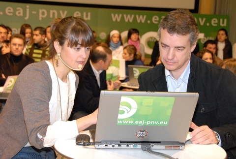 Argazkia: Garbi�e Saez tresna informatiko berriak frogatzen